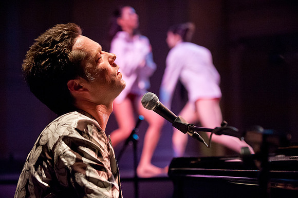 Rufus Wainwright Performs with Stephen Petronio Company